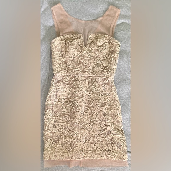 BCBGMaxAzria Dresses & Skirts - BCBG maxAzria nude floral mini dress